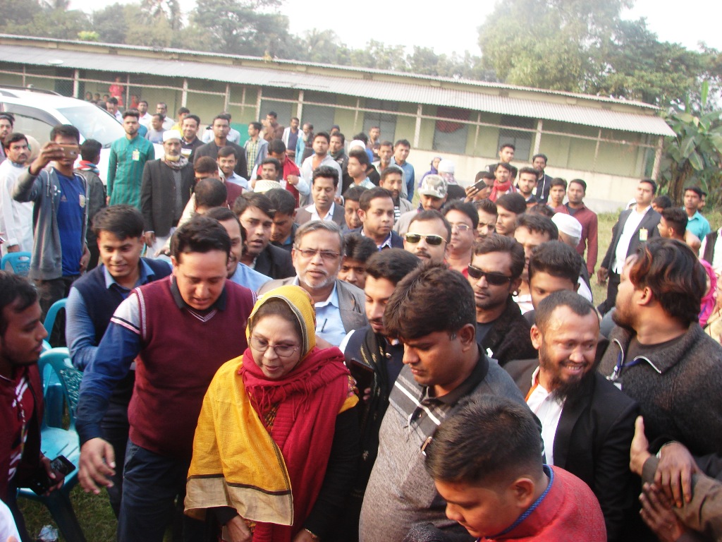 মানুষ হত্যাকারীদের প্রতিহতের জন্য নৌকায় ভোট দিন: চুমকি এমপি